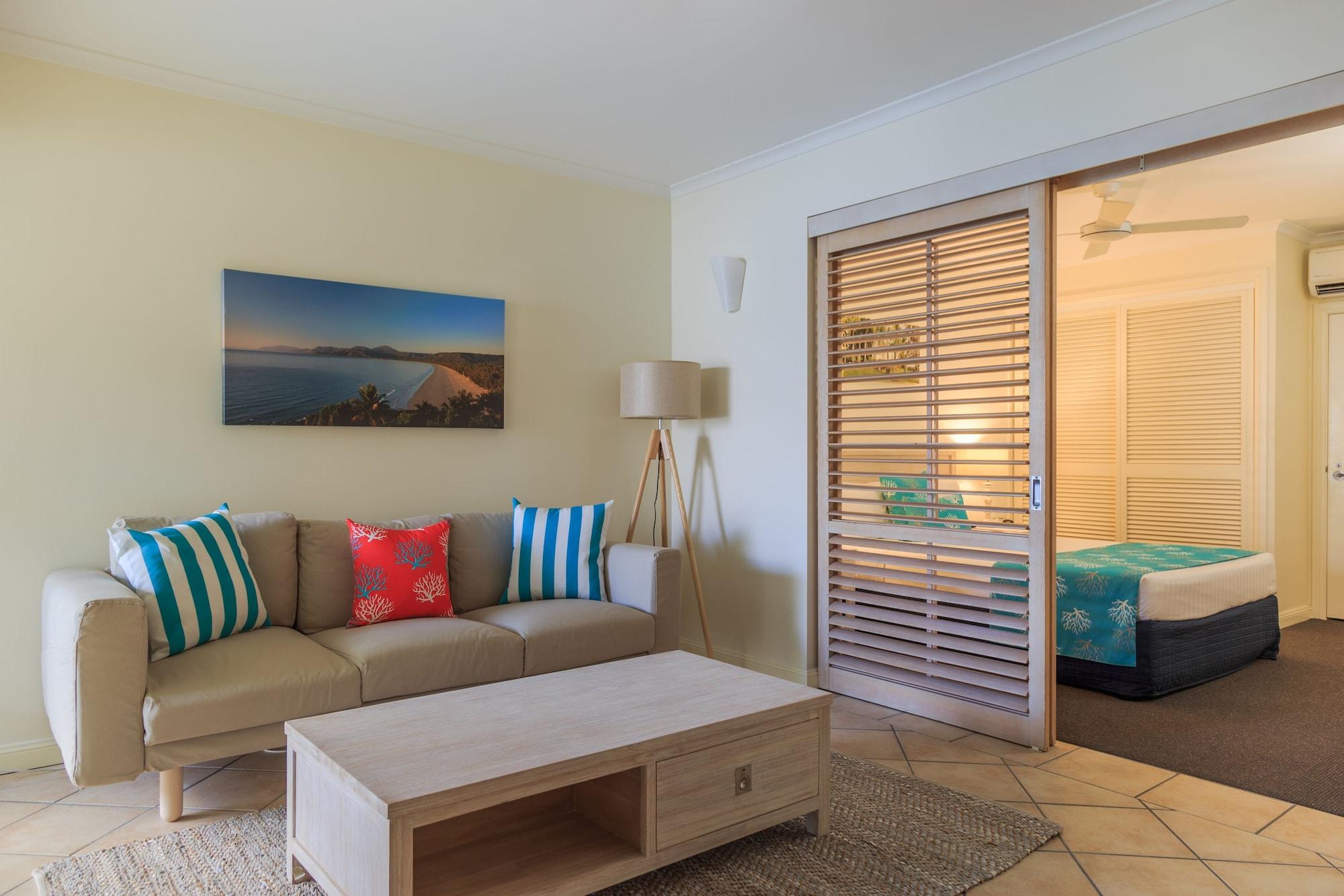 Macrossan House Boutique Holiday Apartments Порт Дъглас Екстериор снимка