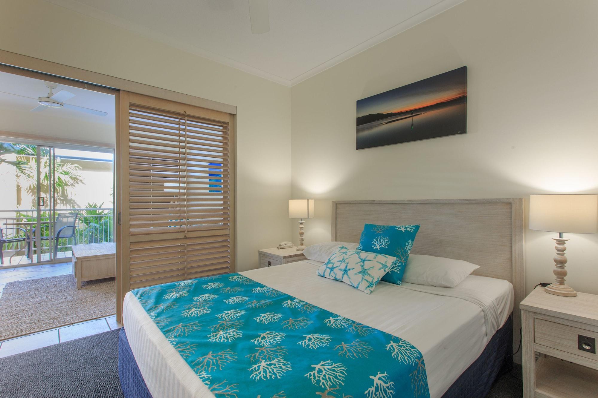 Macrossan House Boutique Holiday Apartments Порт Дъглас Екстериор снимка