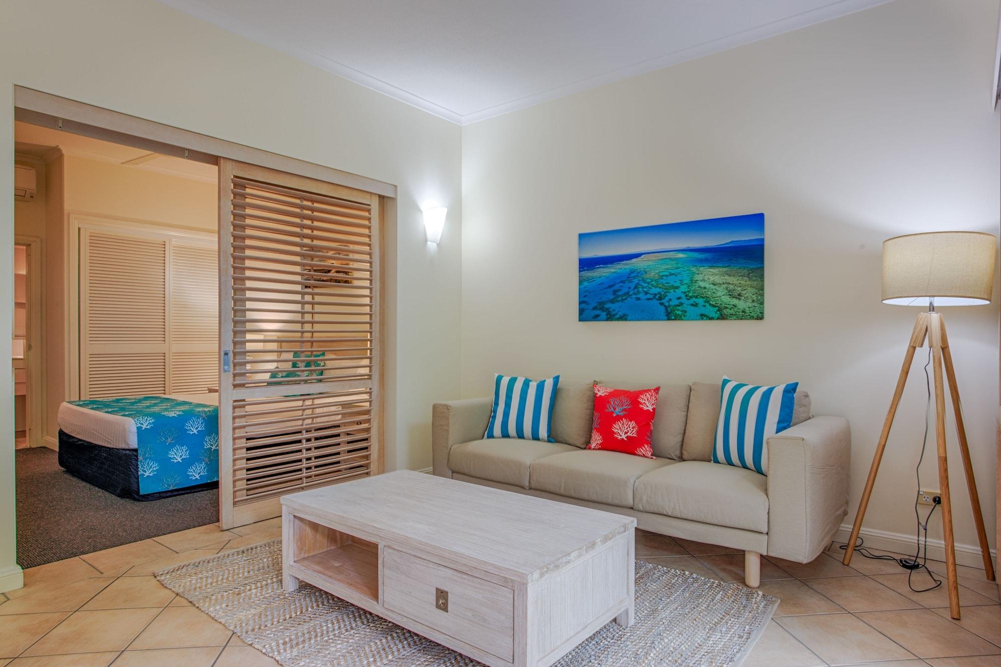 Macrossan House Boutique Holiday Apartments Порт Дъглас Екстериор снимка