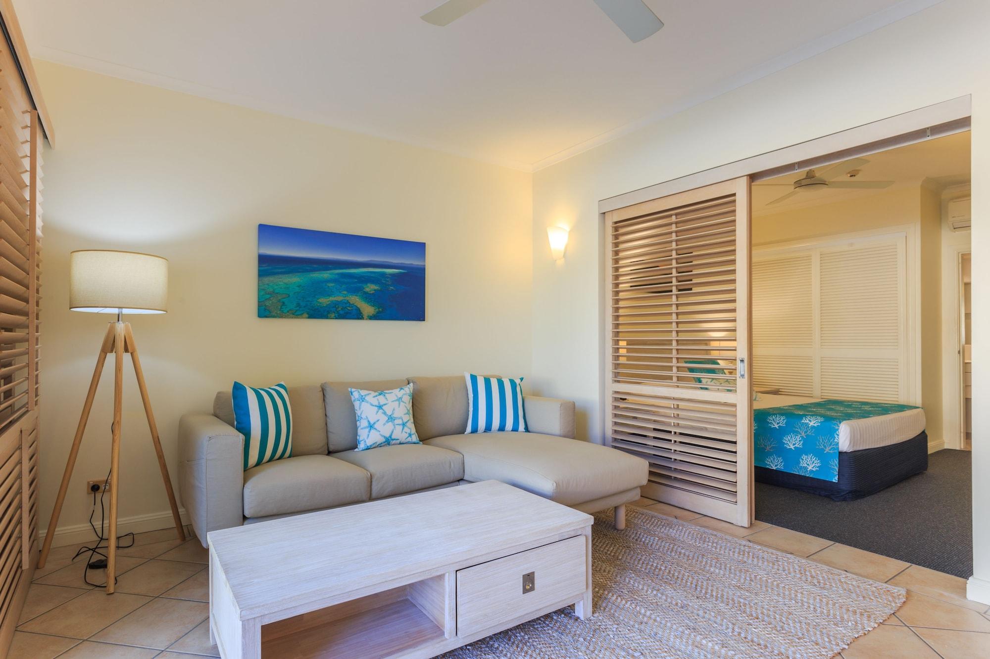 Macrossan House Boutique Holiday Apartments Порт Дъглас Екстериор снимка