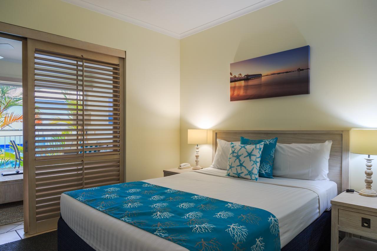 Macrossan House Boutique Holiday Apartments Порт Дъглас Екстериор снимка