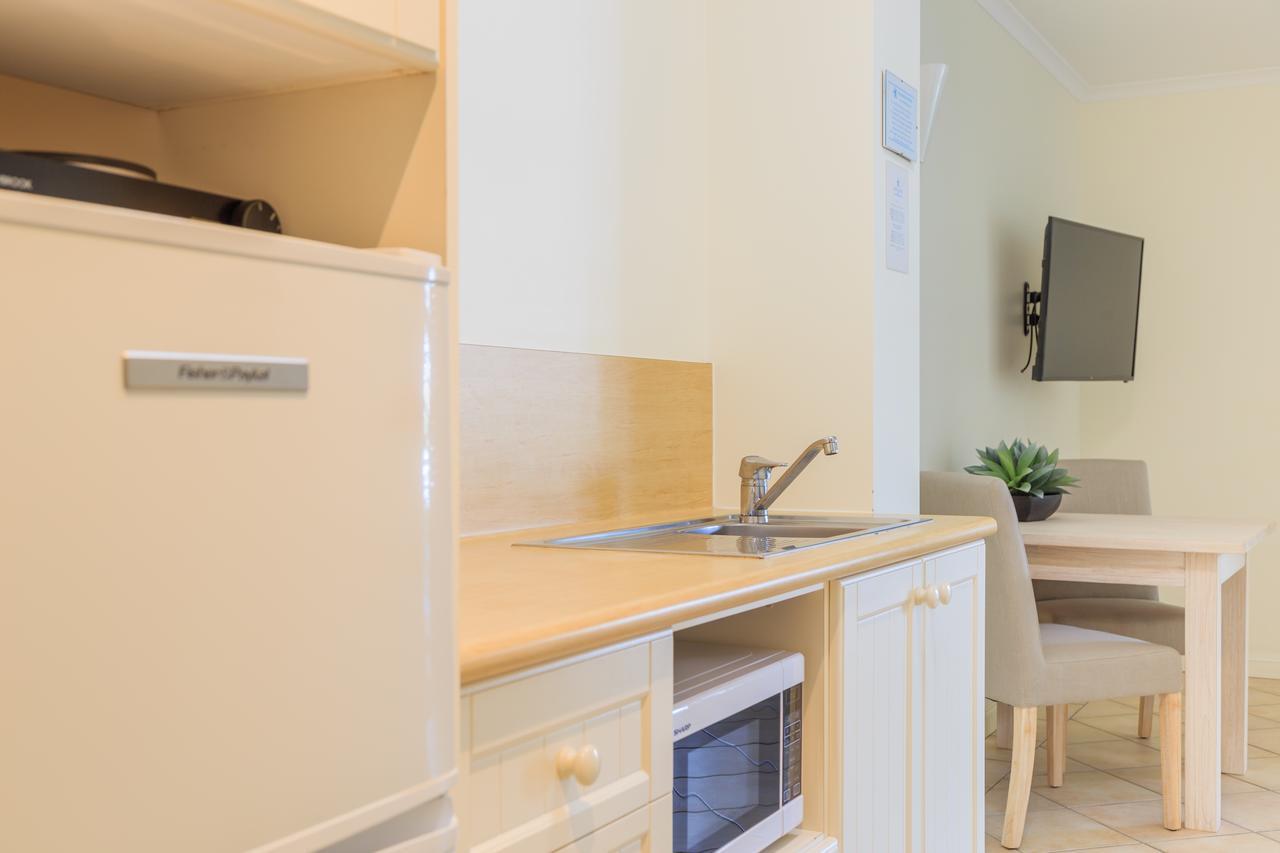 Macrossan House Boutique Holiday Apartments Порт Дъглас Екстериор снимка