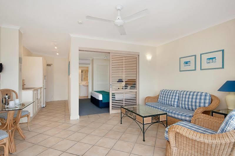 Macrossan House Boutique Holiday Apartments Порт Дъглас Екстериор снимка