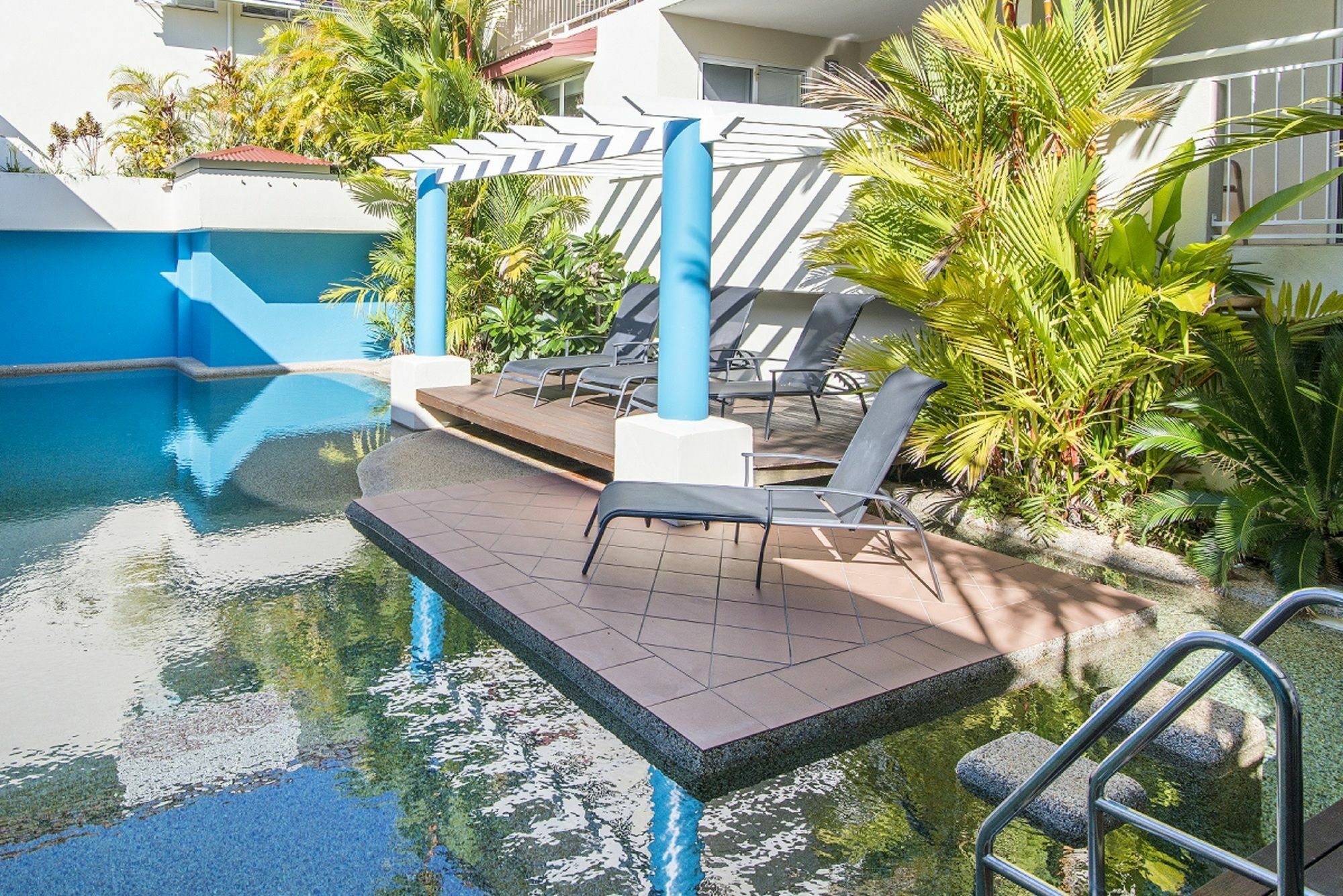 Macrossan House Boutique Holiday Apartments Порт Дъглас Екстериор снимка