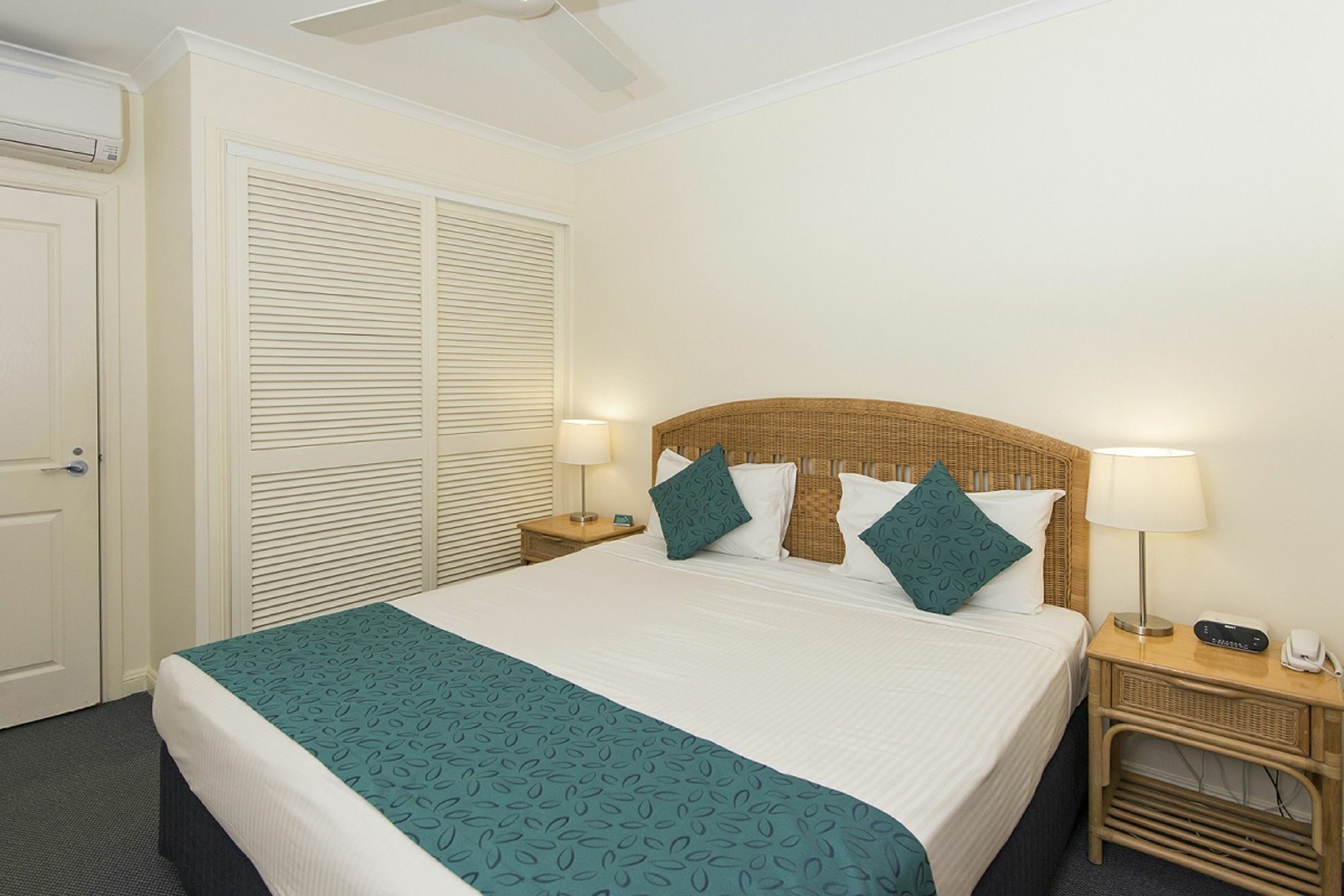 Macrossan House Boutique Holiday Apartments Порт Дъглас Екстериор снимка