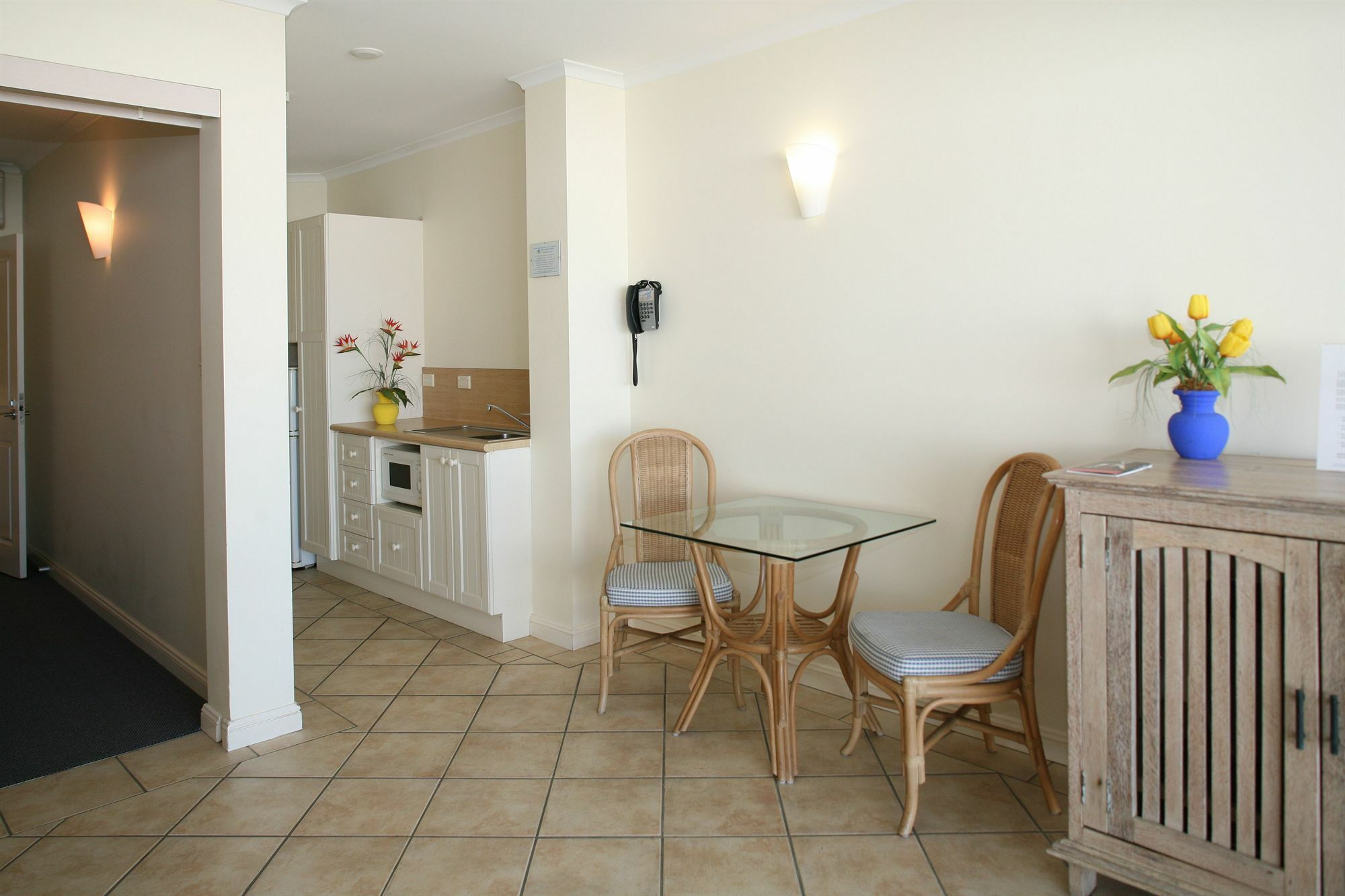 Macrossan House Boutique Holiday Apartments Порт Дъглас Екстериор снимка
