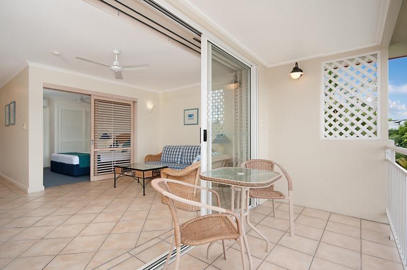 Macrossan House Boutique Holiday Apartments Порт Дъглас Екстериор снимка